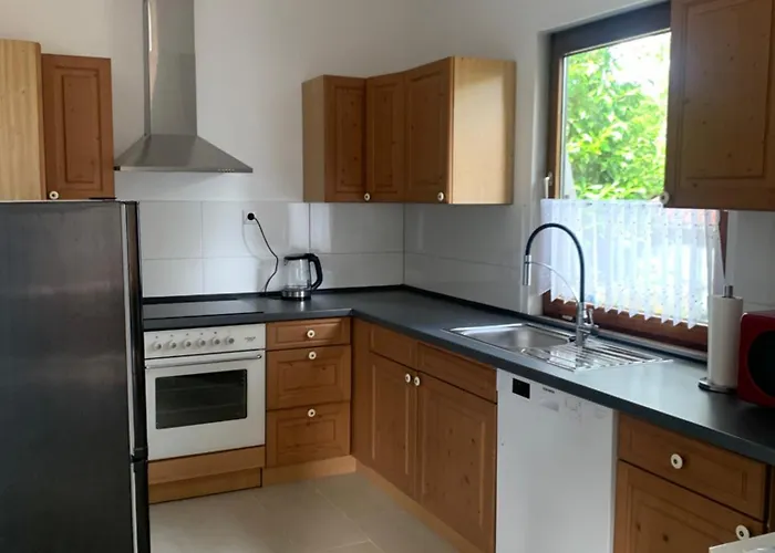 Schoenes Und Modernes Haus In Hamburg-billstedt